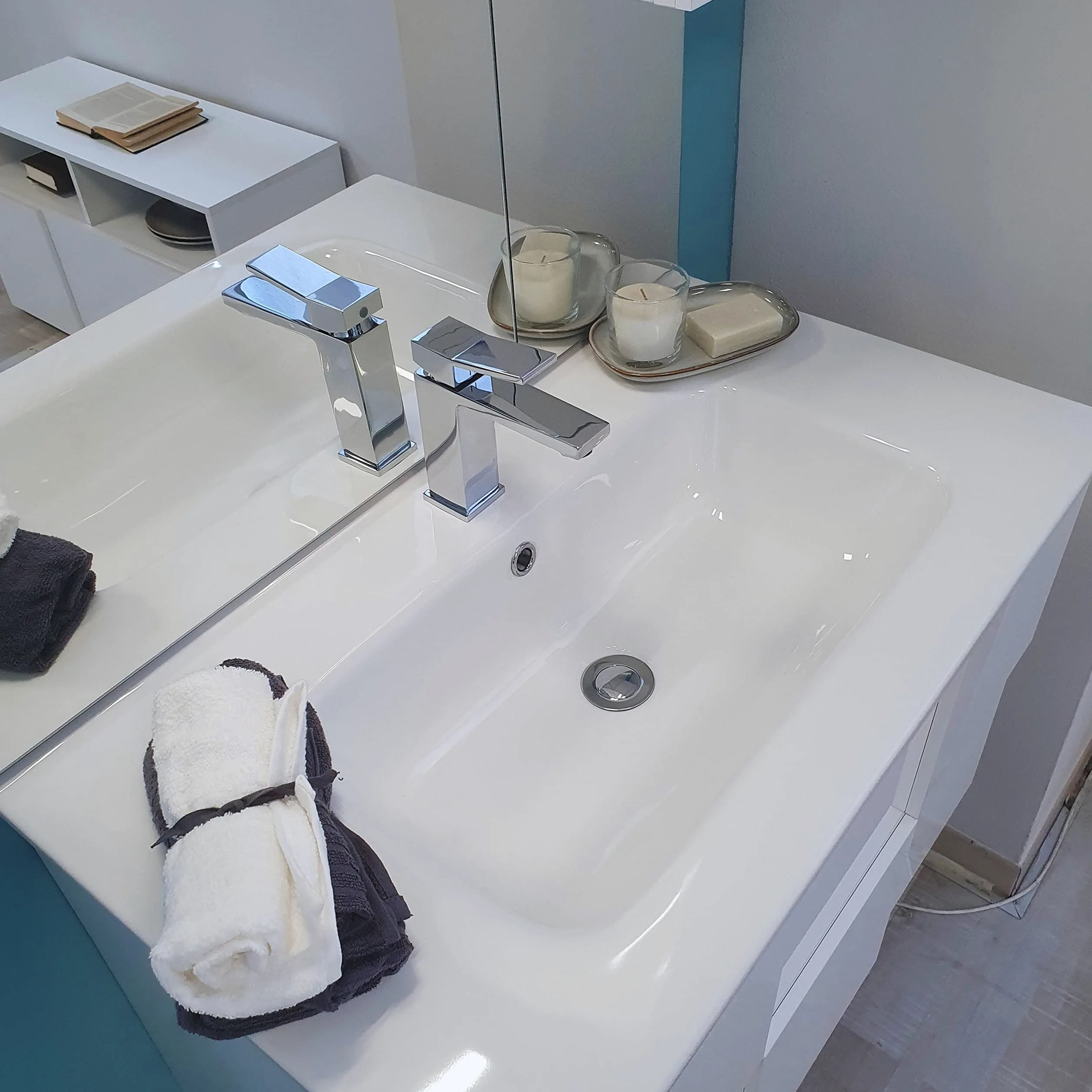 NORBE | Lavabo carré encastré en céramique | 80 x 46 cm | Évier de soutien design moderne | Finition blanche brillante | Lave-mains sans bonde| Bassin sanitaire de salle de bain (81 x 46,5 X 1,8 cm)