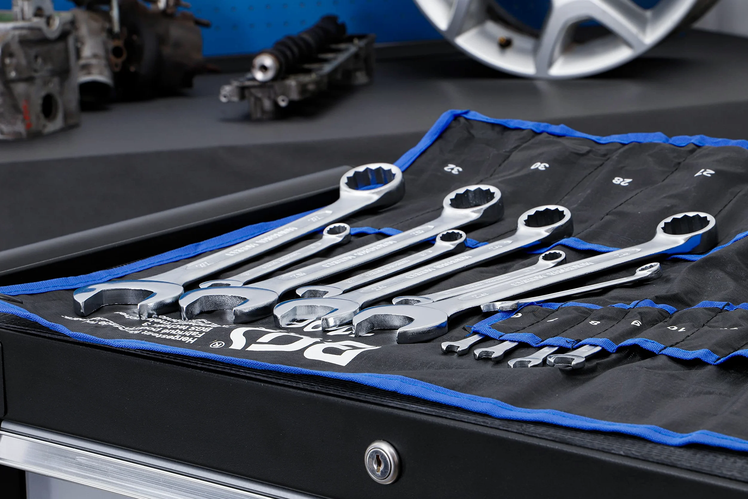 KS Tools 917.0795 - Caisse à Outils Complète en Coffret Douille de 1/4", 3/8" et 1/2" & BGS 1196 | Jeu de clés mixtes | 6-32 mm