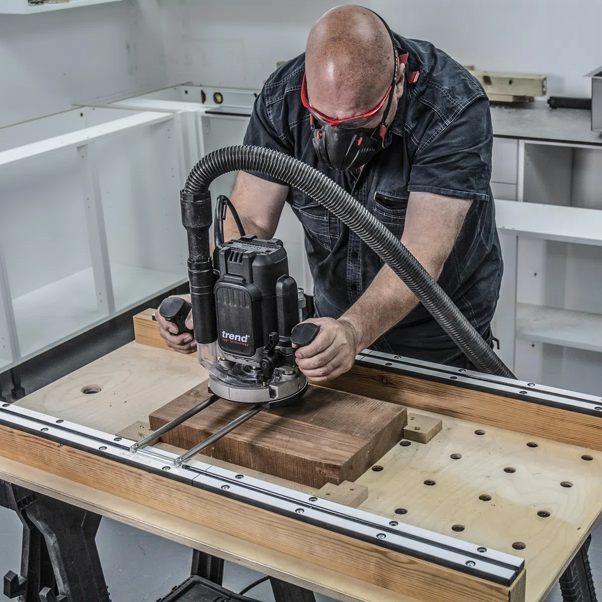 Trend Gabarit de surfaçage, gabarit compact adaptable pour les travaux d'aplanissement, de surfaçage et de tranchée sur des matériaux de forme large ou irrégulière, RS/JIG
