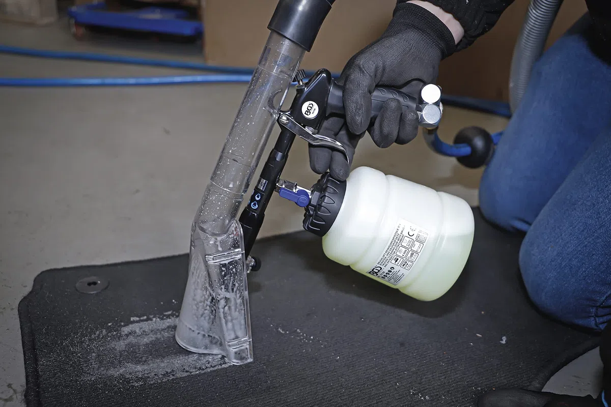 BGS 70150 | Pistolet pneumatique de nettoyage avec brosse et accessoire d’aspiration | 7 pièces